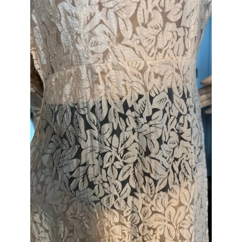 Vintage 1960s French Lace Gown Robe • Centre National du Costume medium